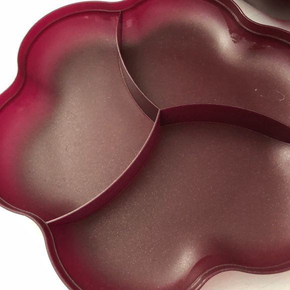 TUPPERWARE Holiday Sparkling chip and dip bowl serving tray set Burgundy - Picture 5 of 16